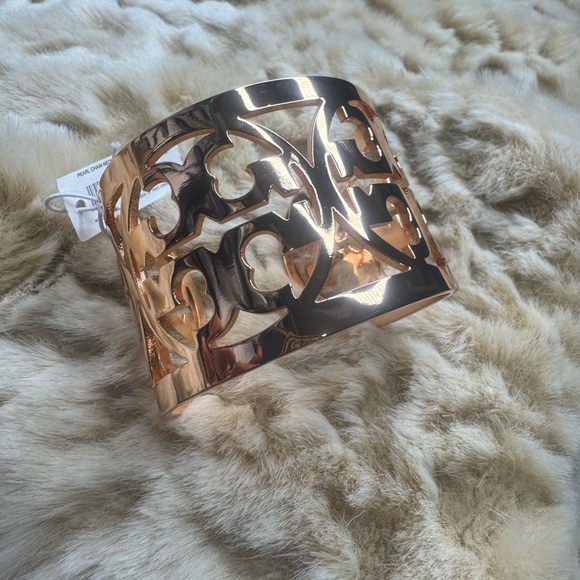 Tory Burch Wife Elegant Rose Gold Cuff Bracelet - Picture 7 of 7